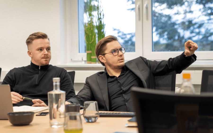 WhiteLion Team bei der Arbeit